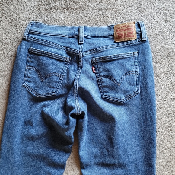 Levi's Mid Rise Boyfriend jeans size 28 - Picture 7 of 14
